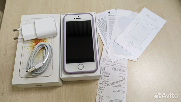 iPhone SE, 32 ГБ