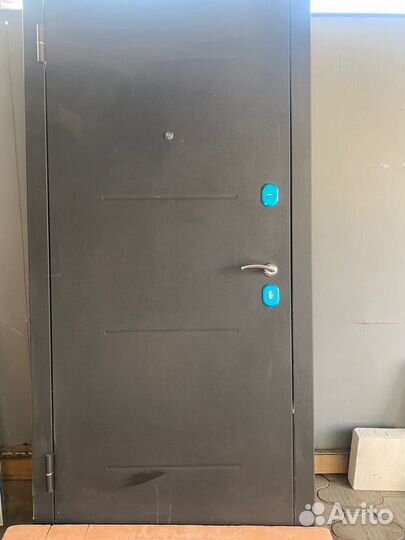 Дверь входная металлическая