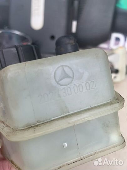 Бачок тормозной жидкости mercedes W202 W210 W208
