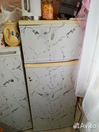 Холодильник бу средний