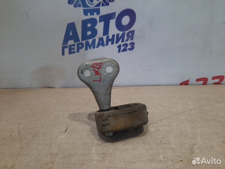 Крепление глушителя левое Mercedes E320 W211