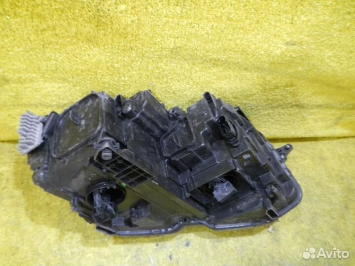 Фара левая Volkswagen Tiguan