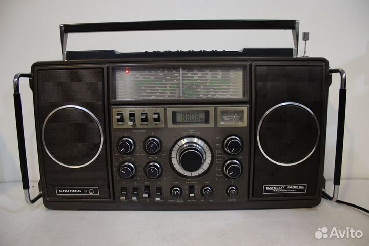 Grundig Satellit 2400SL Радиоприемник Германия