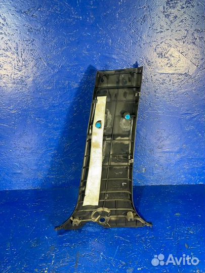 Накладка центральной стоики левая Lexus Nx 300H