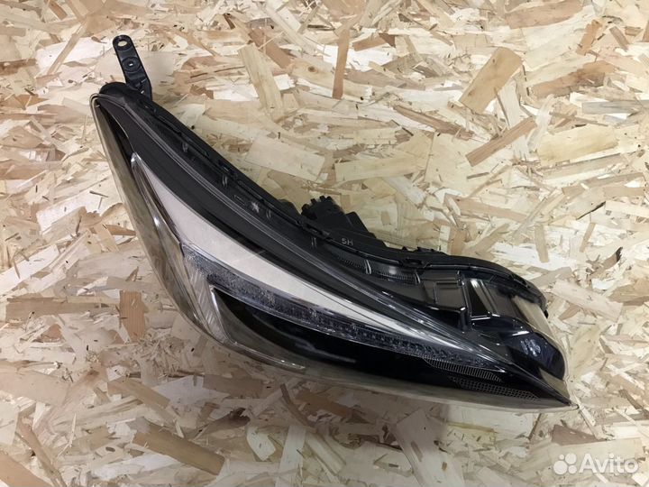 Фара правая Subaru XV (G24) 2017-2021 LED