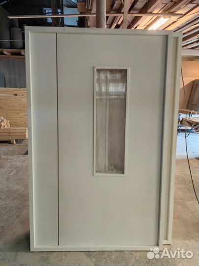 Дверь строительная