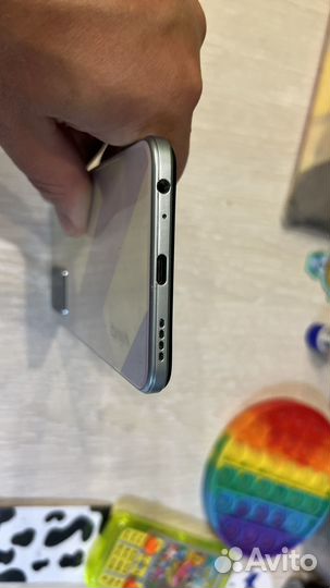 Продам телефон