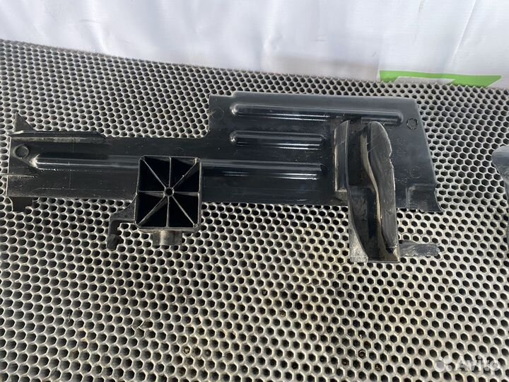 Дефлекторы радиатора Ford Focus 3