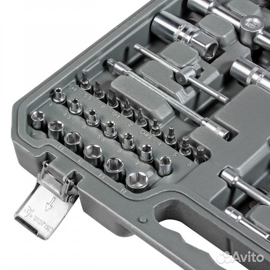 Набор инструментов универсальный 82 предмета, плас