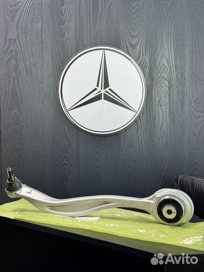 Рычаг передней подвески на Mercedes-Benz