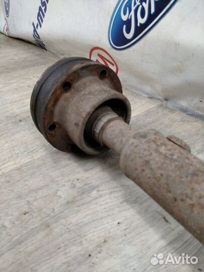 Карданный вал передний Ford Explorer U152