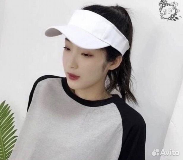 Козырьки кепки черная и белая