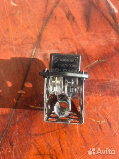 Реле вентилятора Renault Laguna 2