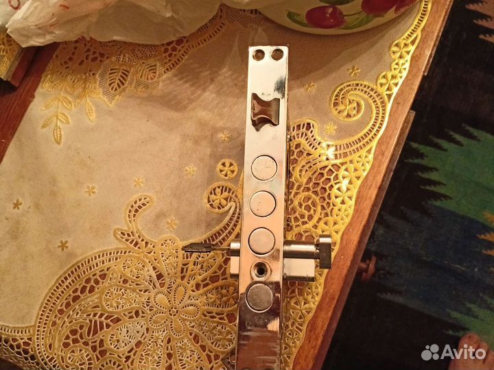 Замок для входной двери бу