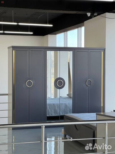 Спальный гарнитур