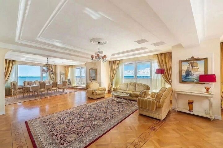 5-к. квартира, 560 м², 9/9 эт.