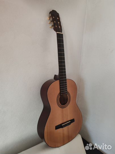 Гитара новая