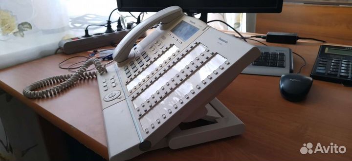 Телефон Panasonic KX-T7636 с консолью KX-T7640