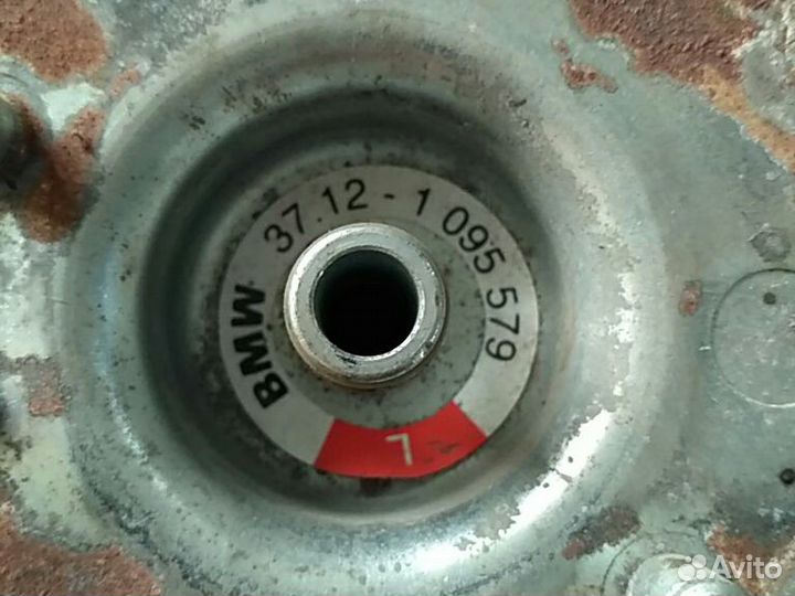 Пневмобаллон задний левый BMW X5 E53