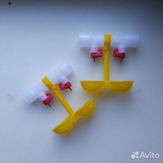Поилка ниппельная двойная для птиц