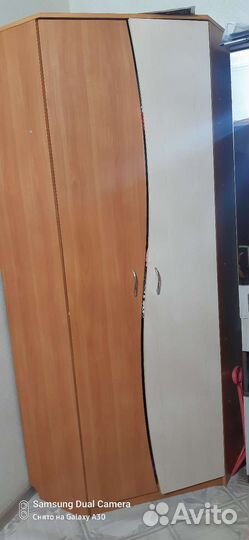 Продам шкаф угловой хороший состояния бу