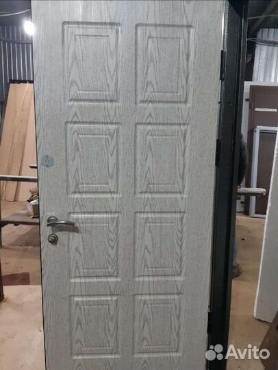 Двери входные металлические заводские 4476