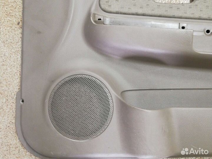 Kia Rio 1 Обшивка двери передняя правая