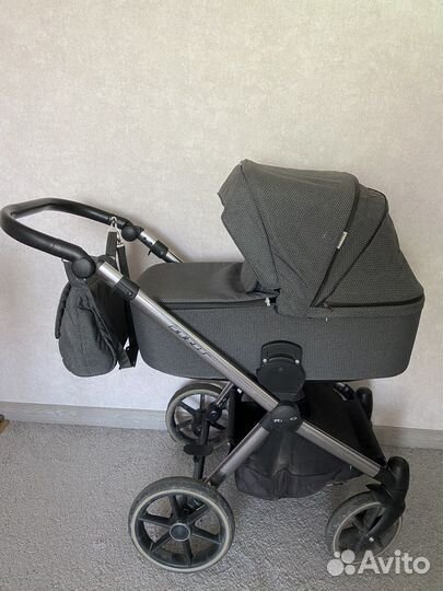 Коляска 2 в 1 Riko Qubus