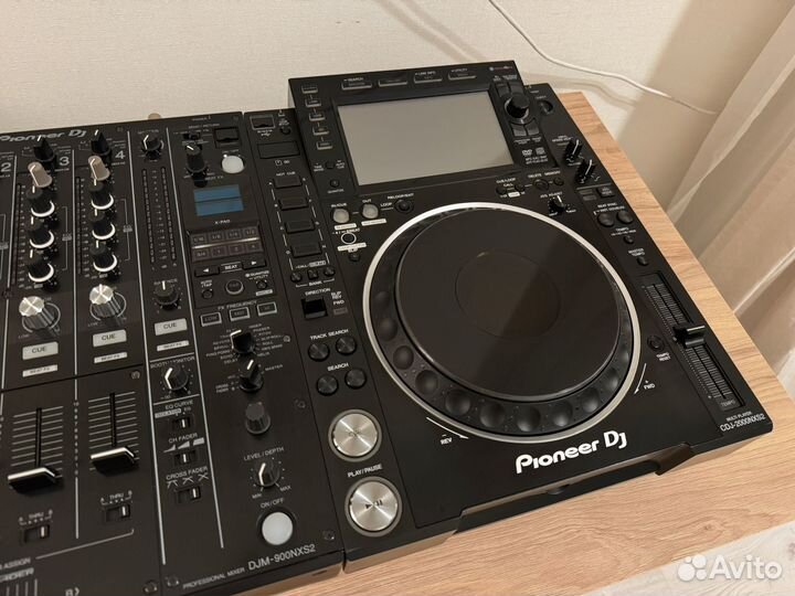 Pioneer CDJ-2000 nexus 2 + DJM-900NXS2