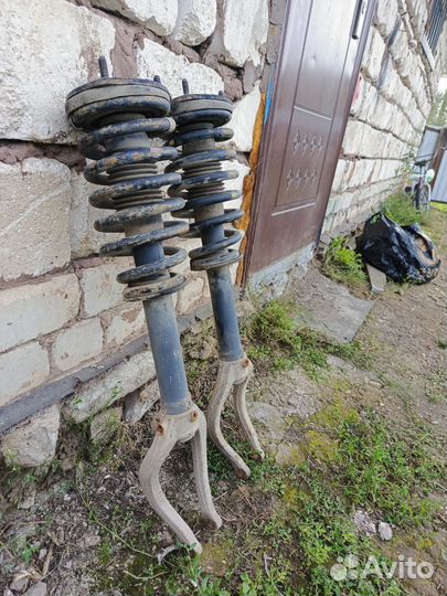 Стоики передние кия опирус