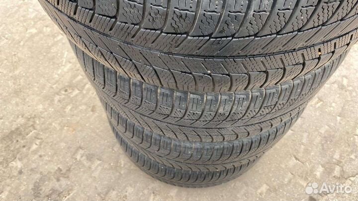 Michelin X-Ice XI3 235/55 R17