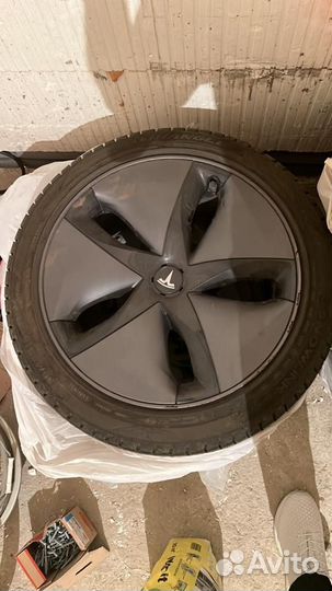 Колеса в сборе r18 зимние tesla m3