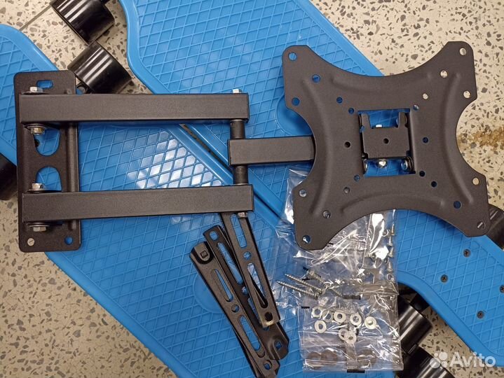 Наклонно-поворотный кронштейн