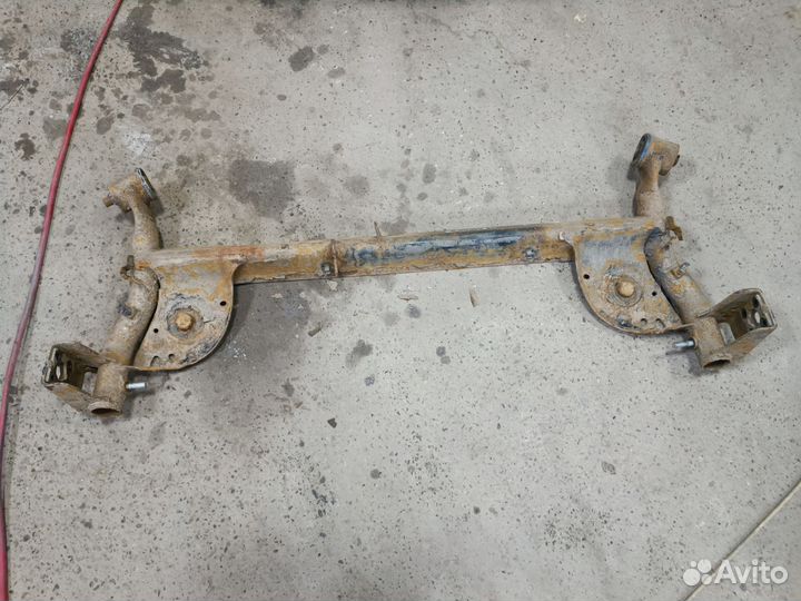 Балка задняя renault sandero 1