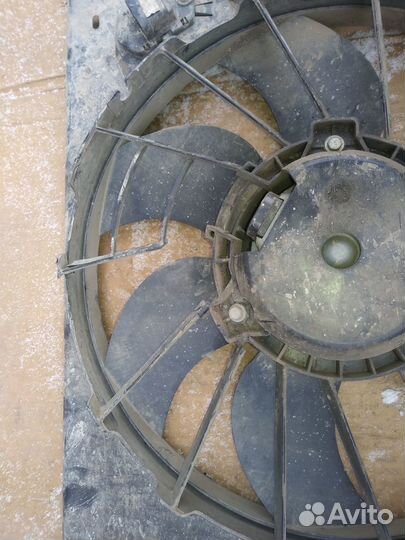 Вентилятор радиатора Renault Logan LADA Largus