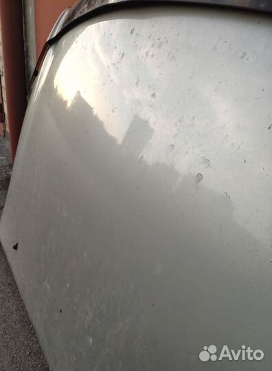 Капот на Toyota Avensis T250