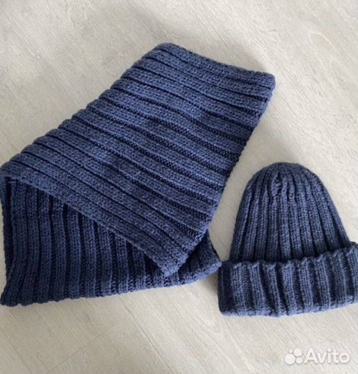 Зимние шапка и шарф, женские