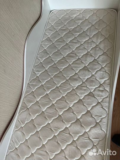 Детская кровать с матрасом машина