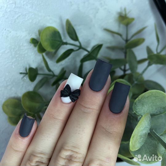 Маникюр и педикюр