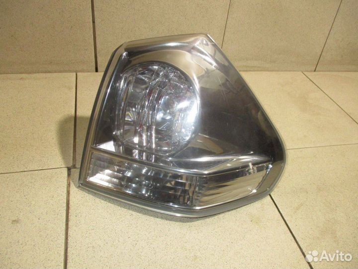 Фонарь задний наружный правый Lexus RX 300/330/350