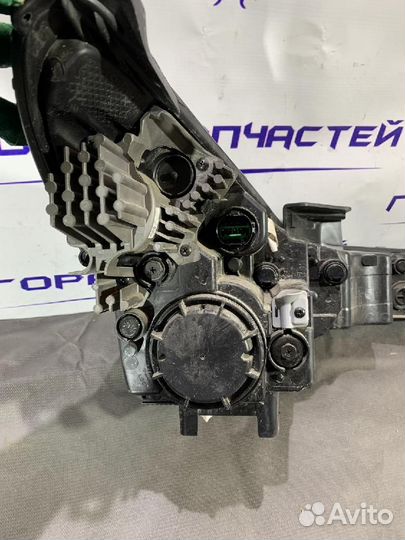 Фара левая Hyundai Elantra