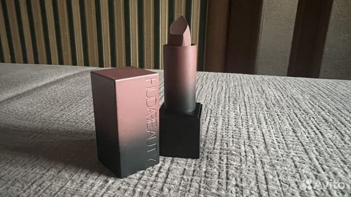 Huda beauty, Stellary, Dose of colors