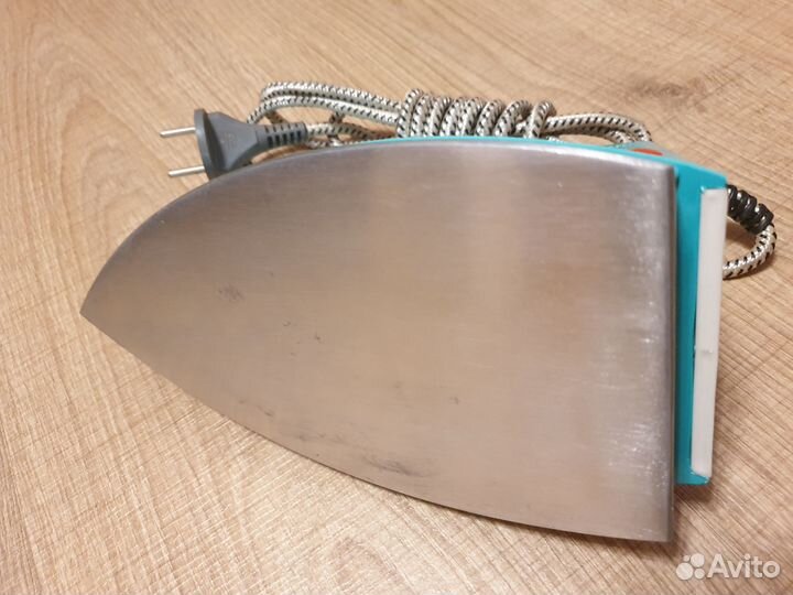 Утюг ут1000-1,2.220 ретро новый, пр-во нпо «хэмз»