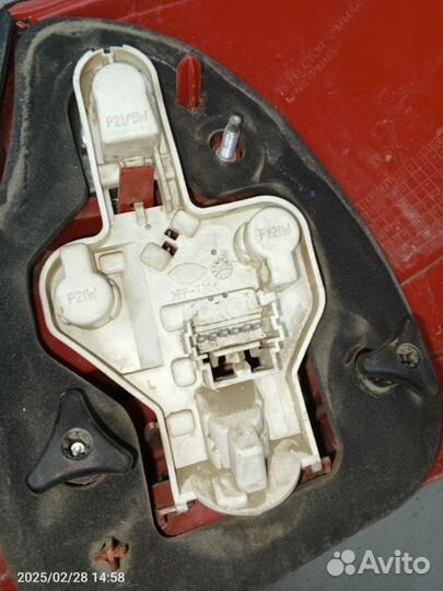 Фонарь задний левый Renault Megane K4M 2008