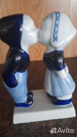 Фарфоровые статуэтки поцелуй