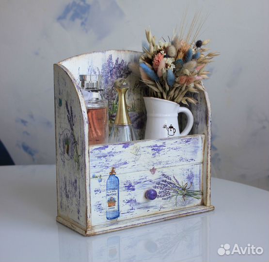 Декоративная подставка в стиле шебби-шик