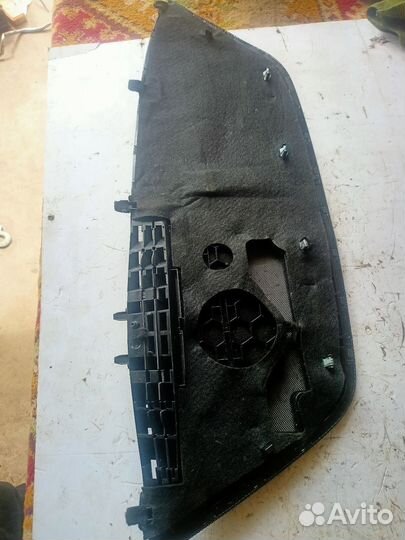 Накладка торпедо (динамик) Mercedes e-class w213