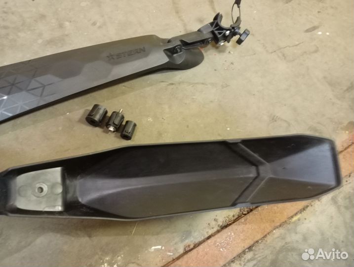 Крыло переднее вело Stern CFM 2 + сломанное заднее