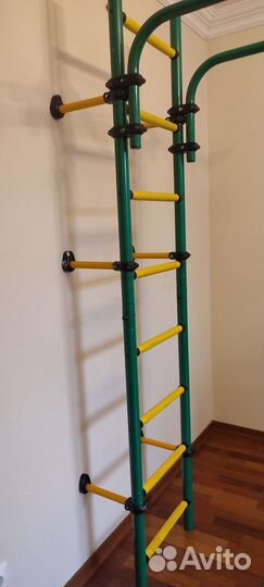 Шведская стенка с турником