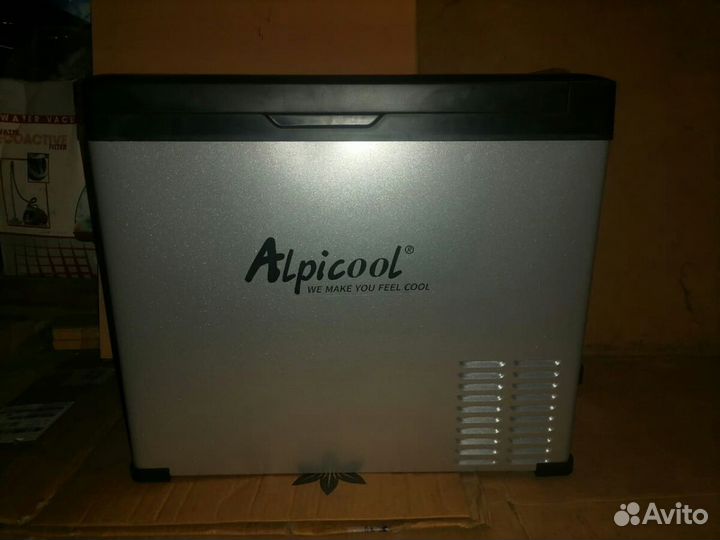 Автомобильный компресорный морозильник